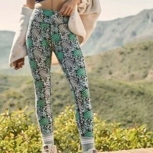 FREE PEOPLE MOVEMENT LOSE CONTROL LEGGINGS SIZE SMALL